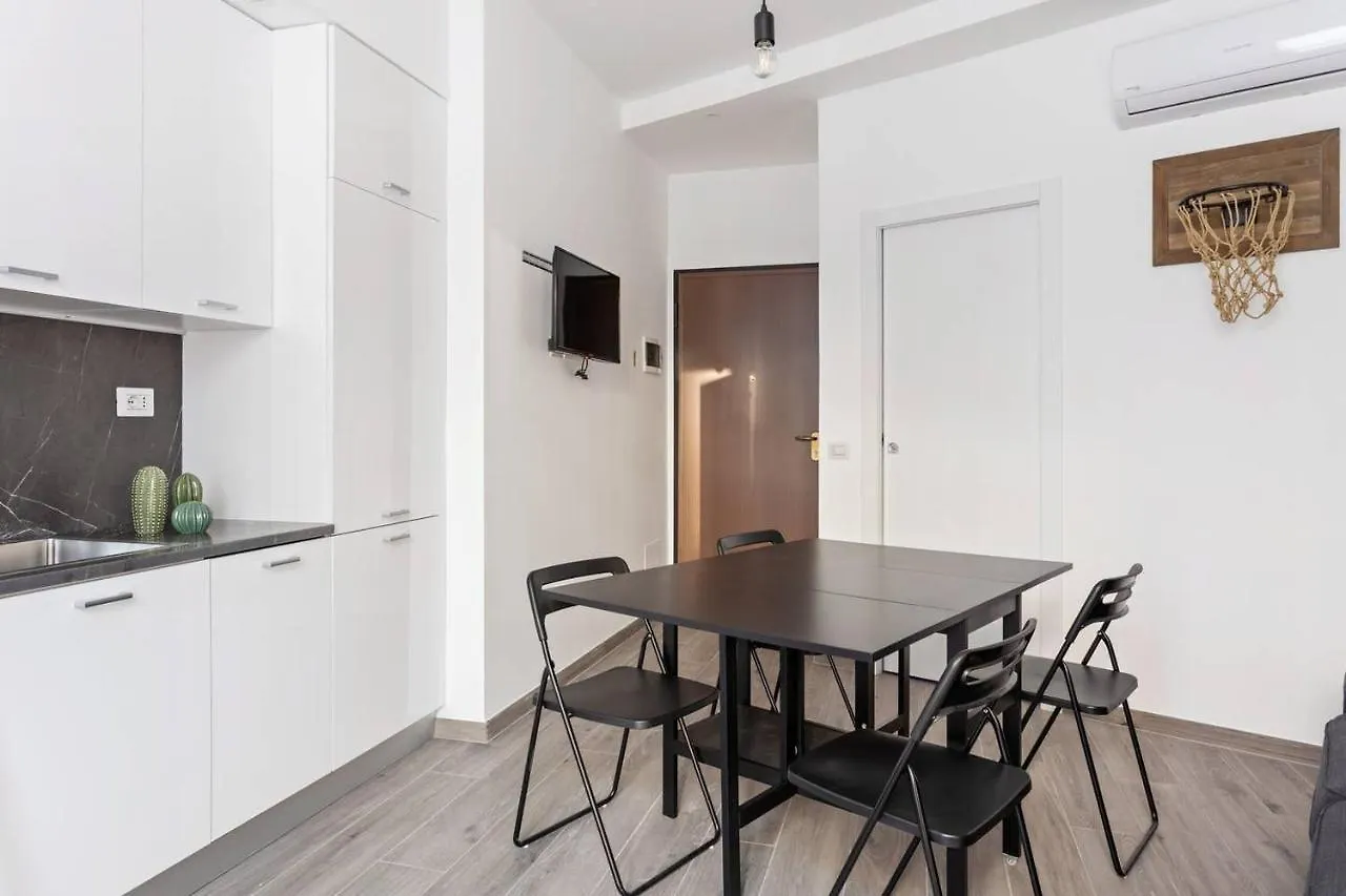 Modern And New Flat In Duomo Area location